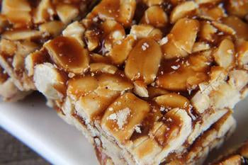 JAGGERY PEANUT CHIKKI 200 GM